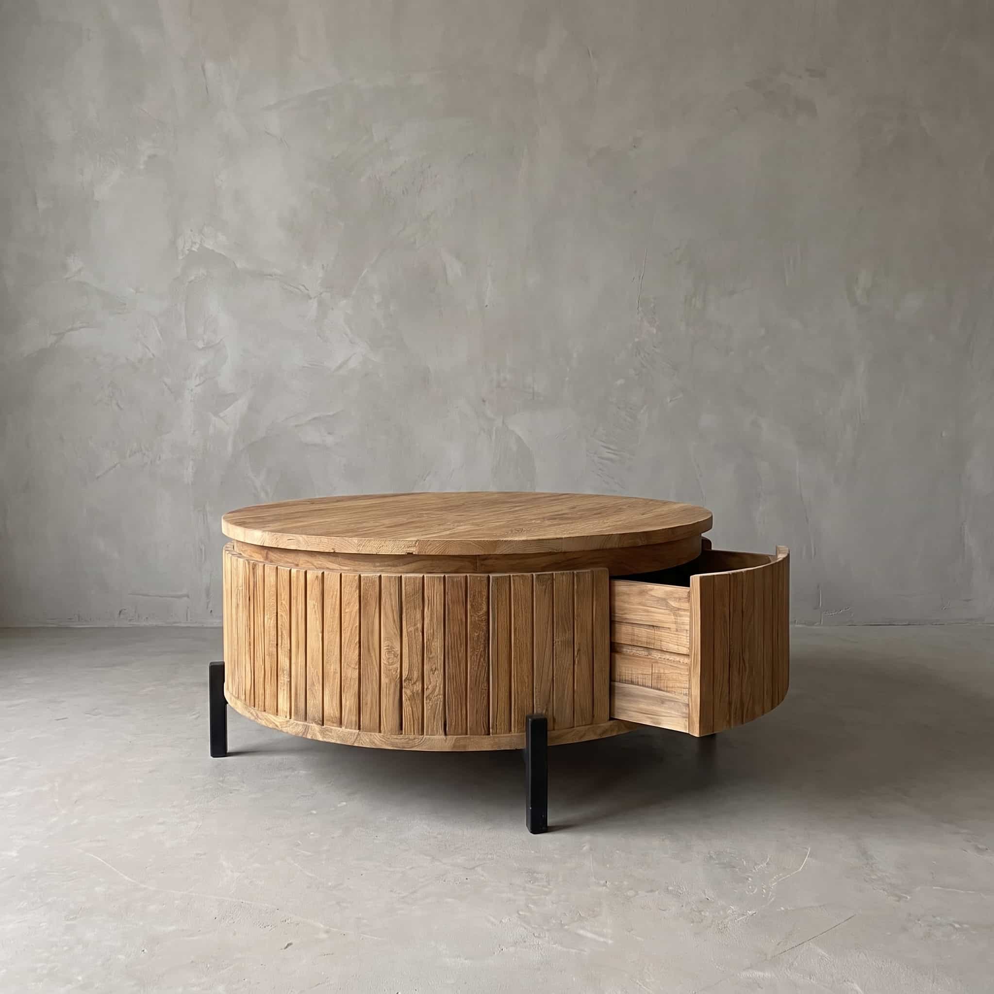 Salontafel Kira van gerecycled teak en metaal, met metalen poten, vooraanzicht met de lade half open