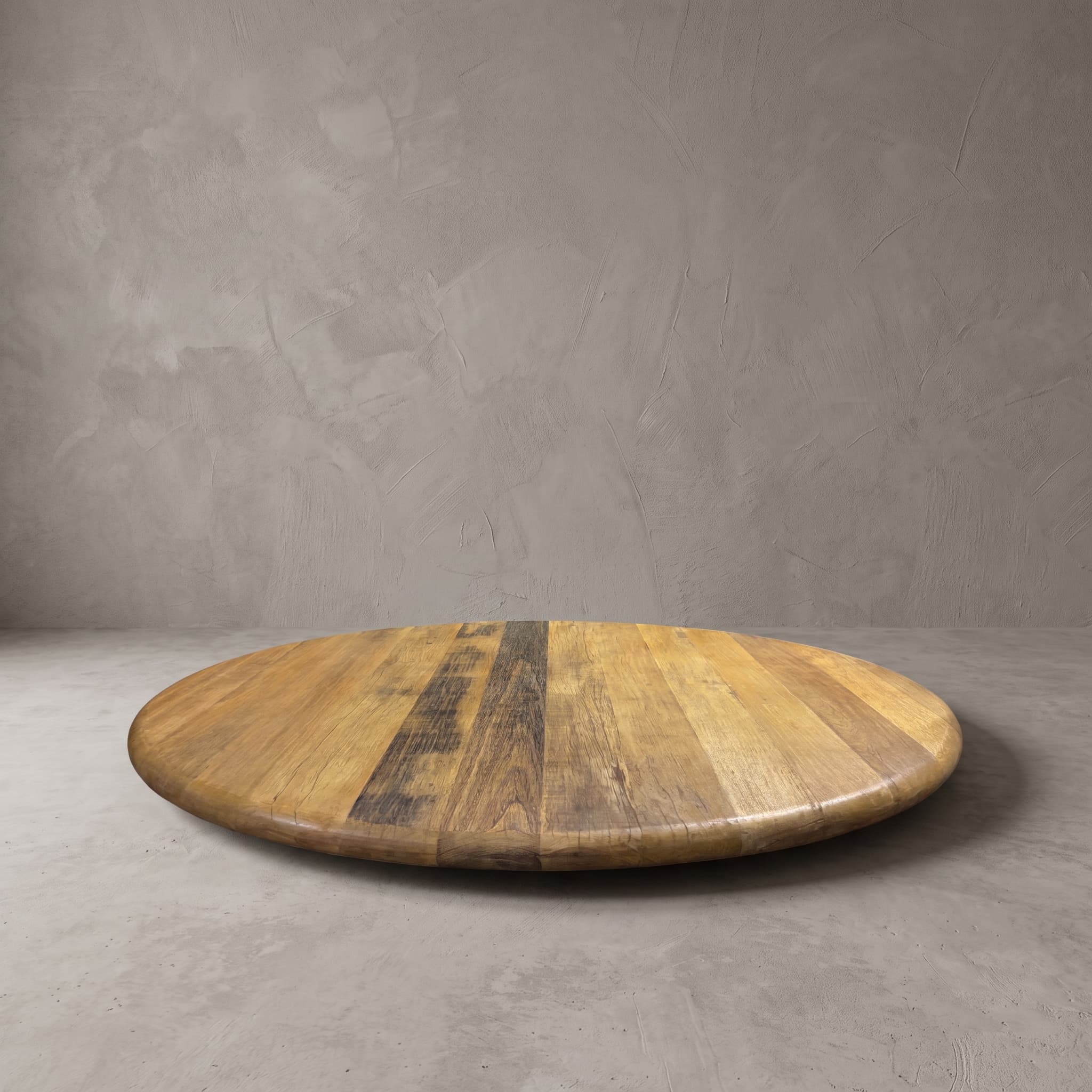 Tafelblad Balok van gerecycled hardhout, rond, laag vooraanzicht met één bijna zwarte plank in het midden