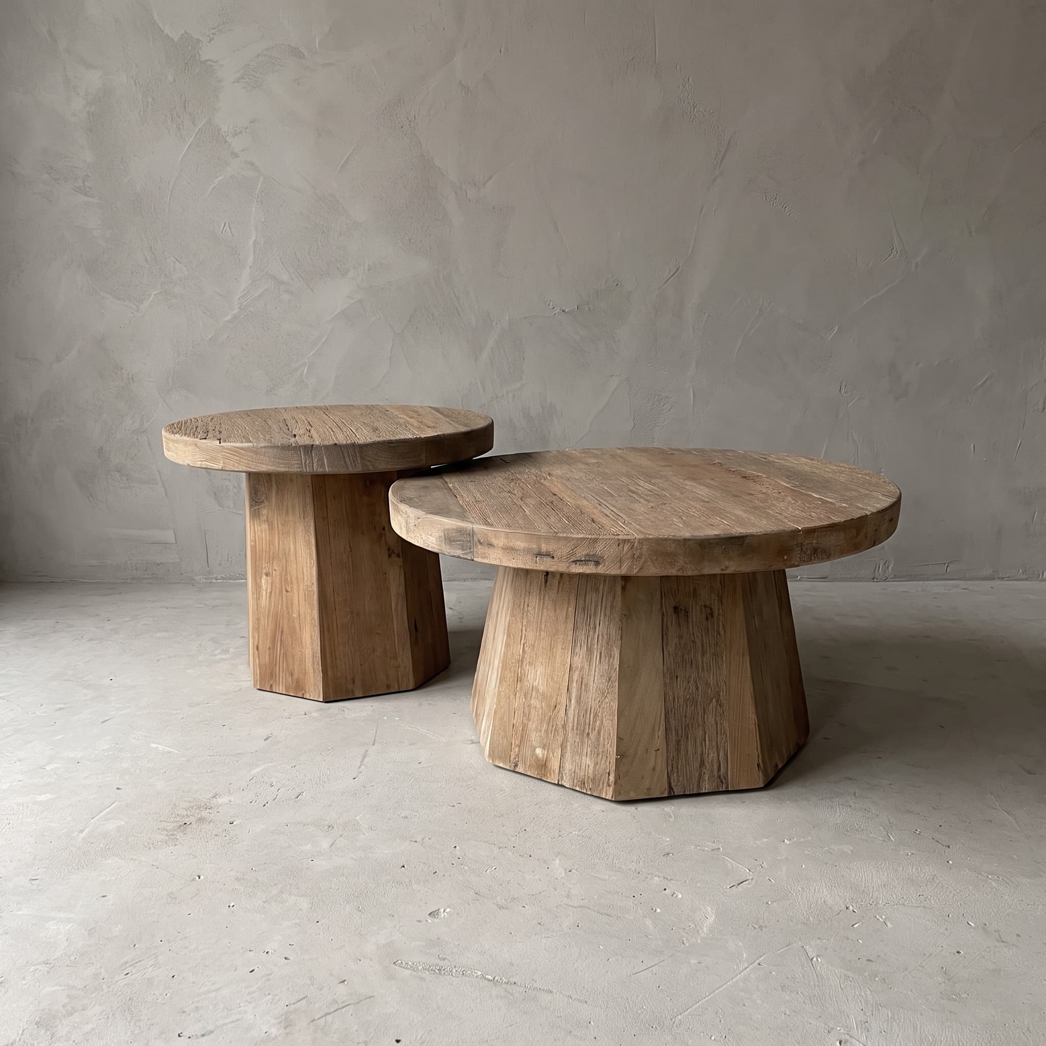 Salontafel Balok Segi van gerecycled hardhout, set van 2, twee ronde tafels naast elkaar, elk op een veelhoekige voet