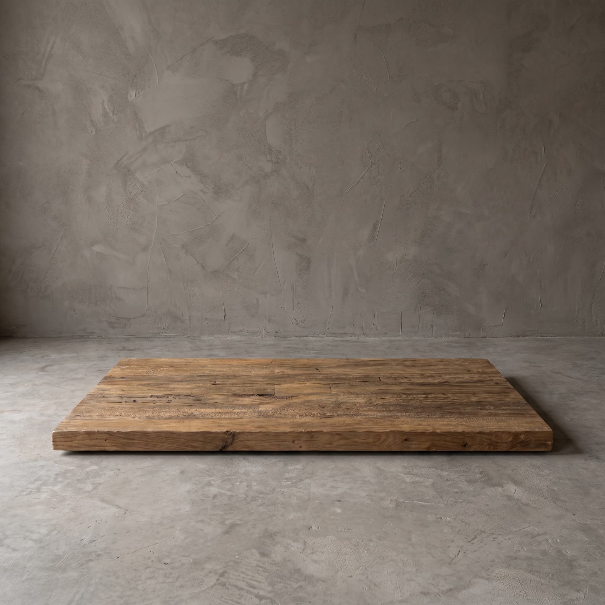 Tafelblad Balok van gerecycled hardhout, rechthoekig, plat op de vloer met planken in de lengte