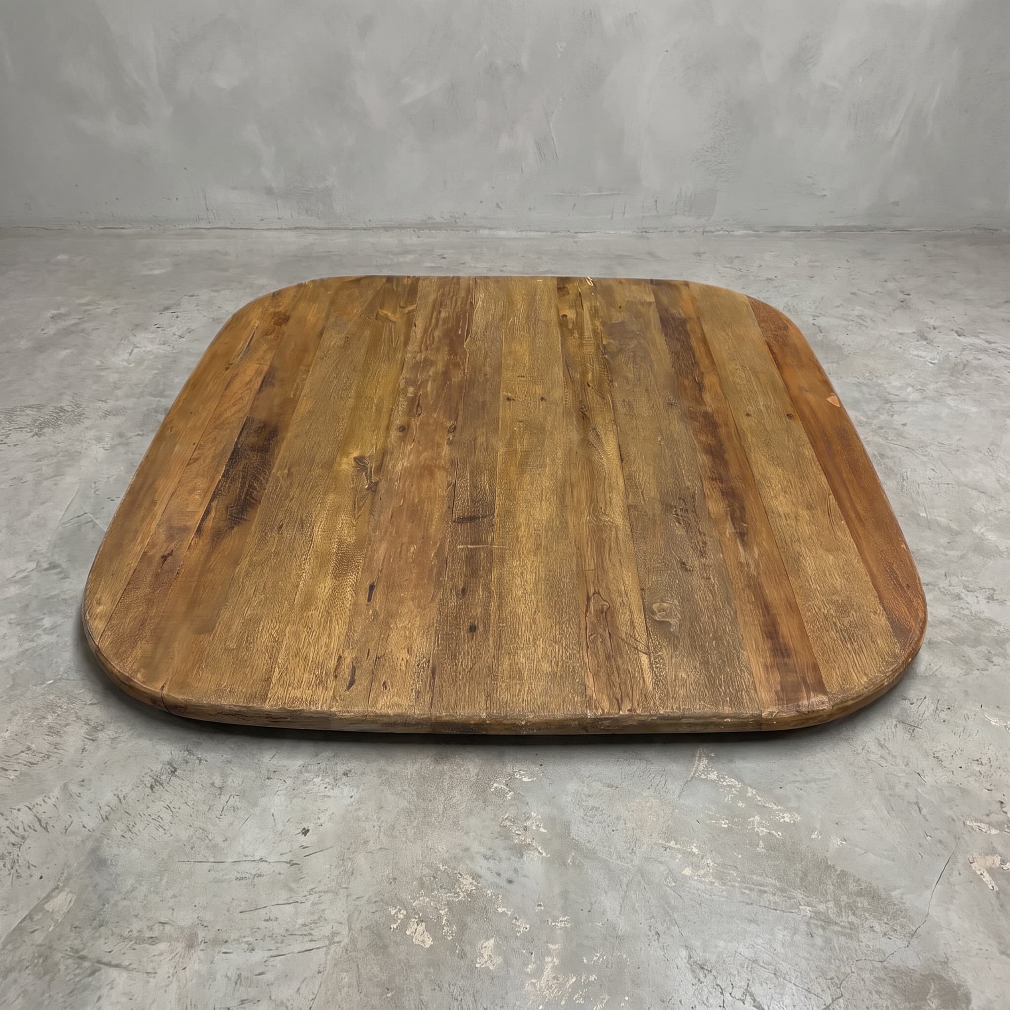 Tafelblad Balok van gerecycled hardhout, vierkant, schuin van boven met afgeronde hoeken en donkere strepen